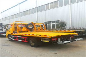 嵩县附近拖车救援搭电