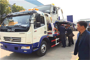 嵩县汽车道路救援拖车价格